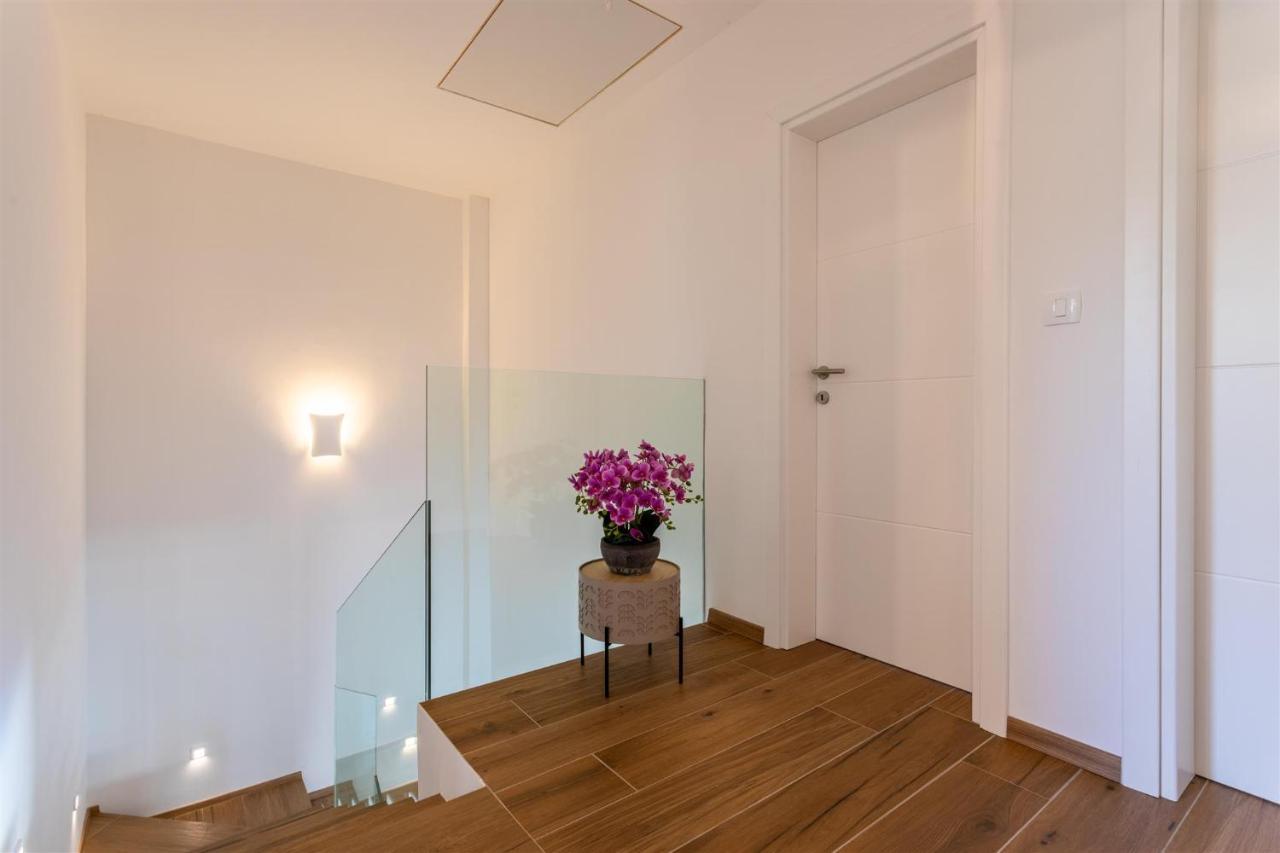 Villa Manhattan Dobrinj Ngoại thất bức ảnh